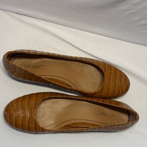 Vionic Women's Hannah Croc-Embossed Flats